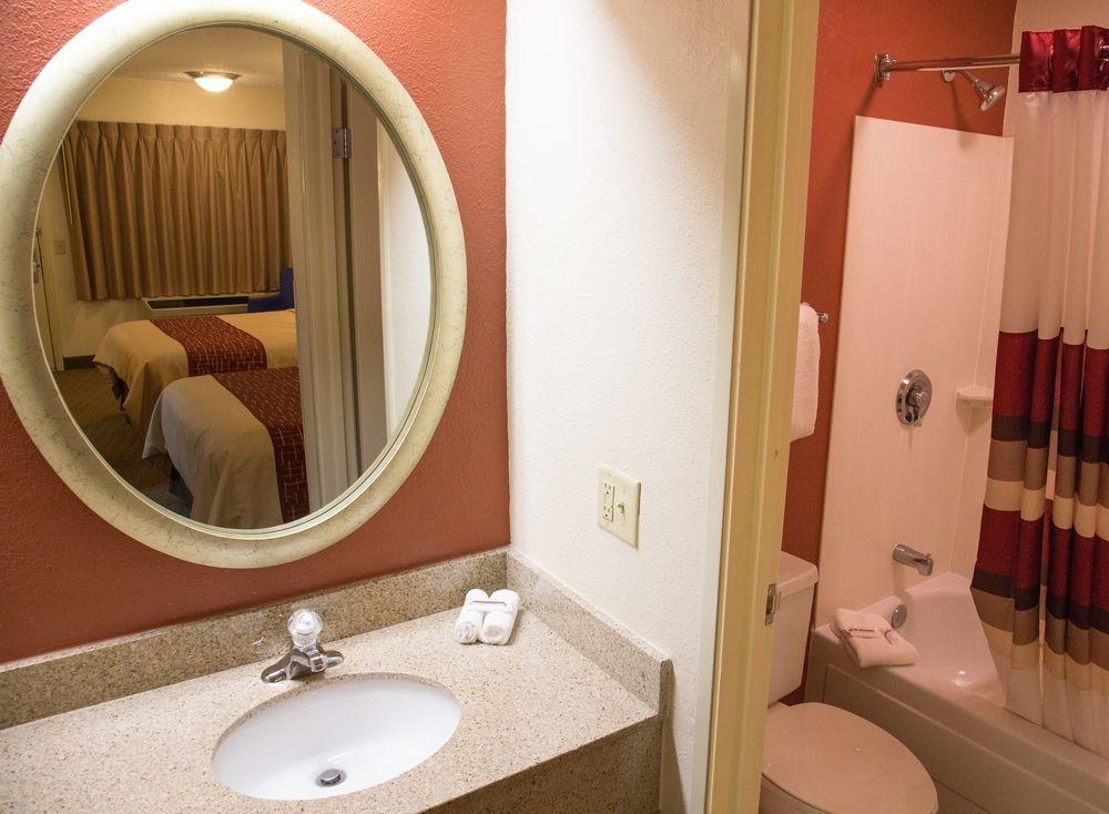 Red Roof Inn Elkhart Εξωτερικό φωτογραφία